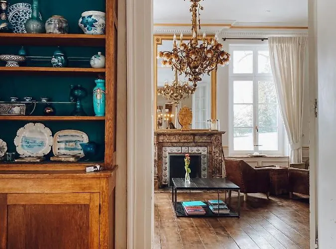 Chateau Charles Bed & Breakfast 4*